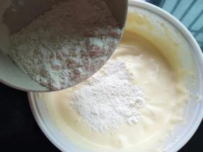 加入低筋面粉