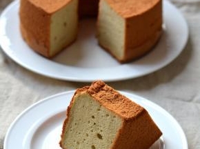 可以直接切块食用，也可以用淡奶油或者酸奶装饰一下