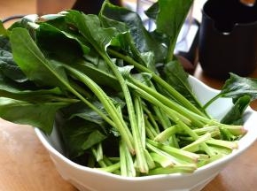 菠菜清洗干净