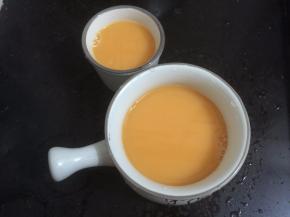 6. 静置好的蛋液分装好