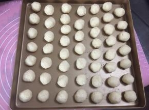 捏成均匀的小丸子