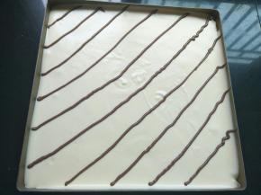 裱花袋剪个细小口，一气呵成的挤出线条