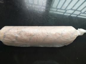 卷起，放冰箱冷藏30分钟定型