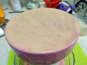 做的巧克力拉花，丑，又淋了面。