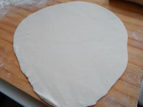 面团分成小块擀面皮