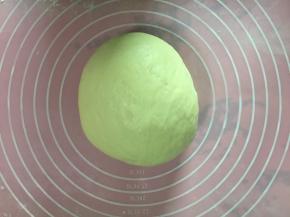 将面团取出排气