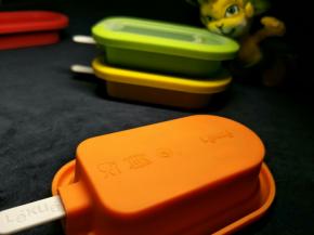 准备模具，推荐硅胶模具。