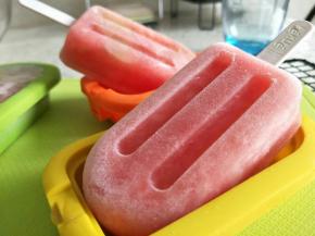 放冷冻。冻好后，拿出来脱模，开动吧。