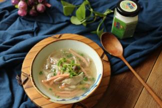 昆布粉是这个样子的，类似味精。