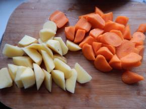 胡萝卜及土豆切好