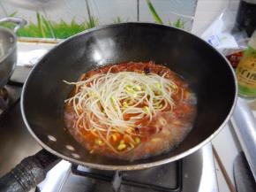 煮开加入豆芽