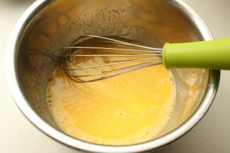 再次混合均匀，很细腻。