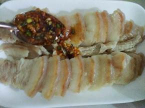 淋上调好的酱汁