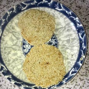 香喷喷的牛奶燕麦芝麻饼出品啦