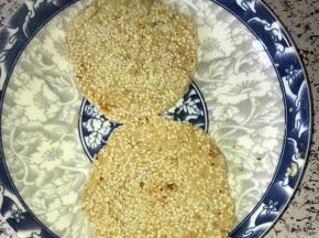 香喷喷的牛奶燕麦芝麻饼出品啦