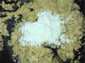加入适量面粉