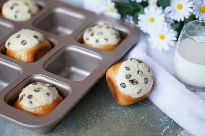 胡萝卜椰蓉菠萝巧克力豆小餐包