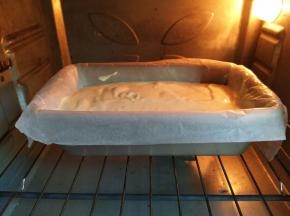 烤箱底层135℃烤40分钟，出炉用牙签戳下，有没有带蛋糕屑出来没有表明烤熟了