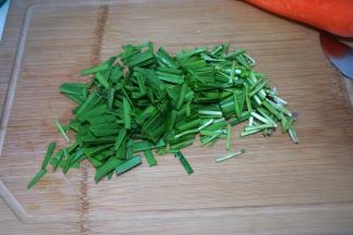韭菜切寸段