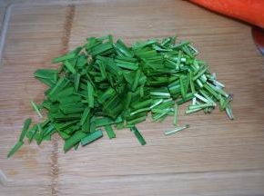 韭菜切寸段