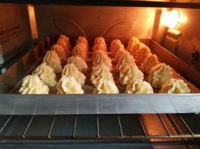 160℃烤35分钟，注意观察哦别烤焦了