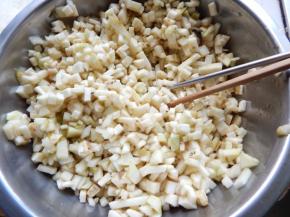 搅拌均匀腌半小时