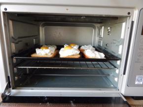 上烤箱200度烤10分钟