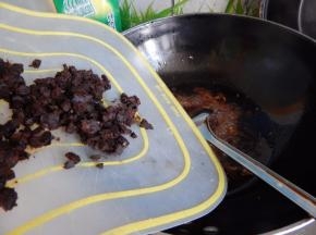然后加入豆豉