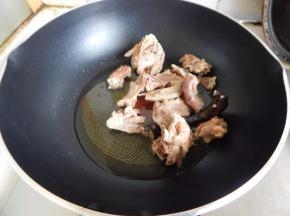 然后放没锅里炒