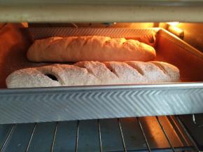 烤箱中层180℃预热5分钟,烤25分享，上色满意及时盖锡纸，以免颜色过深