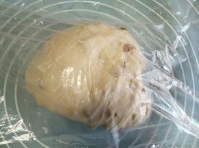 盖保鲜膜室温醒面30分钟