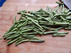 豆角清洗干净切好