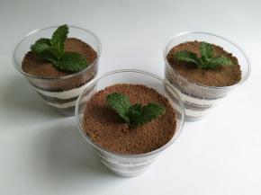 表面用薄荷味装饰一下