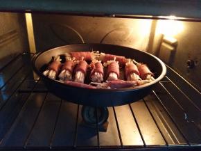 烤箱中层，200℃预热5分钟，烤15分钟，中途拿出来翻面