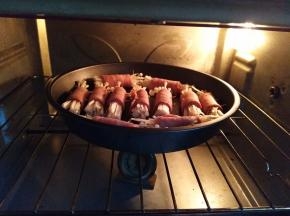 烤箱中层，200℃预热5分钟，烤15分钟，中途拿出来翻面