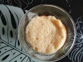 再放一片蛋糕胚