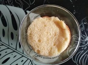 再放一片蛋糕胚