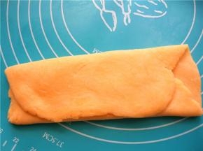 然后折叠成三折；