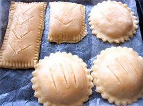 摆放在烤盘中；