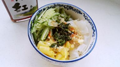 成品。拌匀开吃。。。