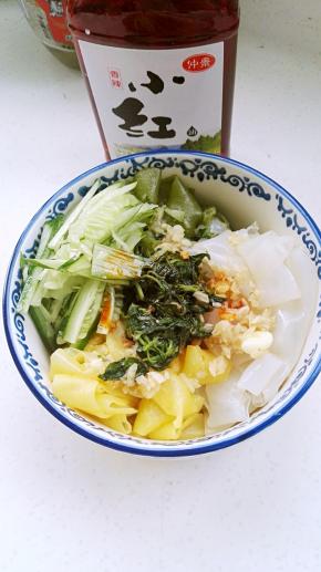 成品。拌匀开吃。。。