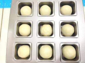 9. 码入模具让其发酵