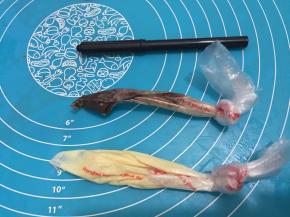 14. 色素笔，或者巧克力来画小兔子表情