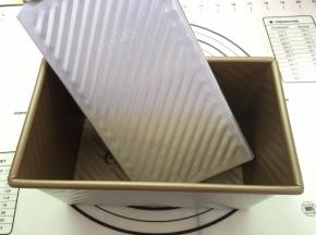 8. 这次使用到的模具是法焙客的吐司模具
