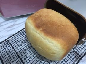 1. 一键式面包或吐司半个，按人数来调整