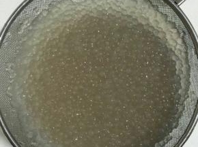 关火，盖上锅盖，再焖30分钟，这时的西米已经完全透明了哦！


