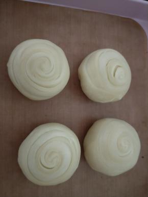 放入预热好的烤箱中，160度烤25分钟左右