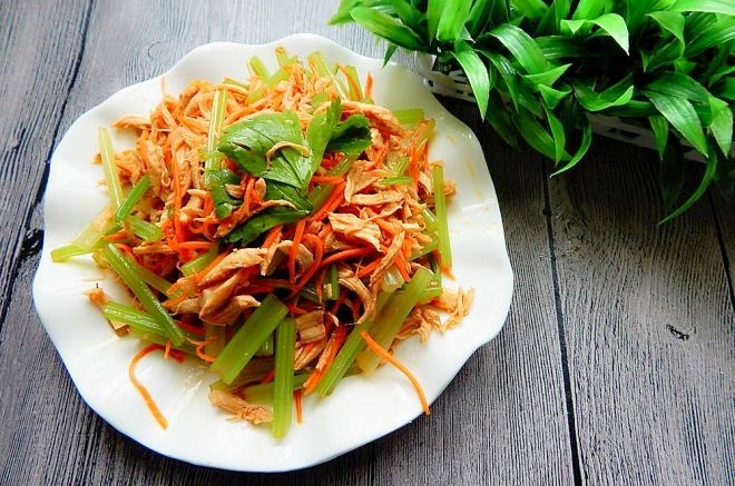 芹菜凉拌鸡丝