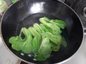 水开加入盐及青菜