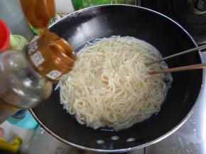 煮熟出锅前加入香油